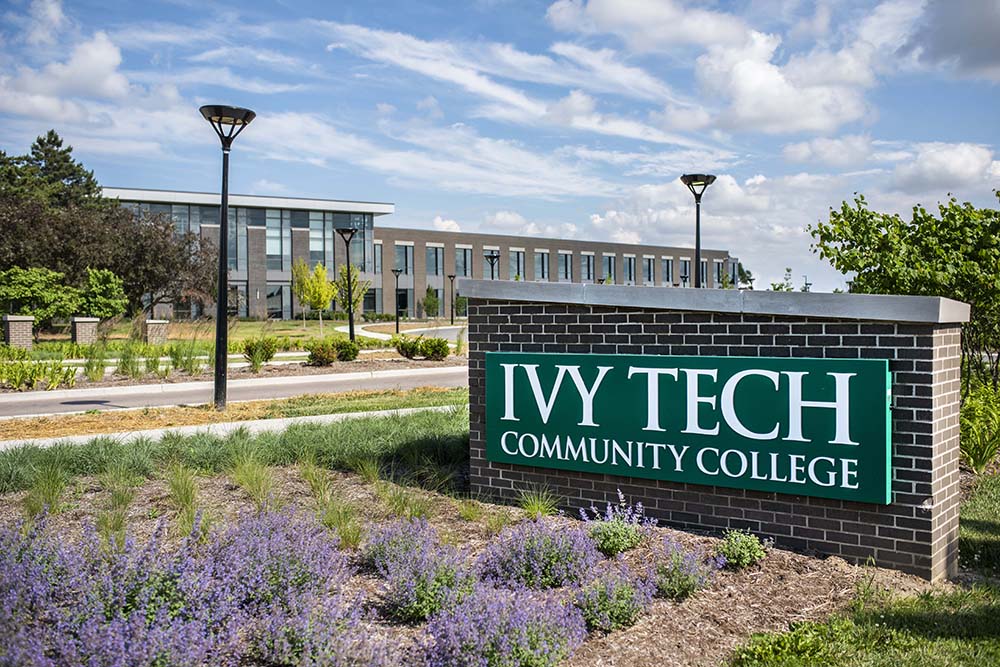 Ivy Tech’s Kokomo Service Area celebrates Class of 2023 with four